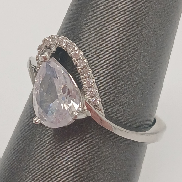 New 18k White Gold Plated Cz Teardrop Ring Size 5.5 Pretty Bird - Picture 2 of 7